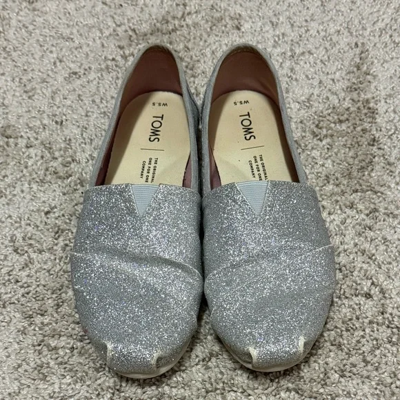 Three Pairs of Toms - Picture 4 of 12